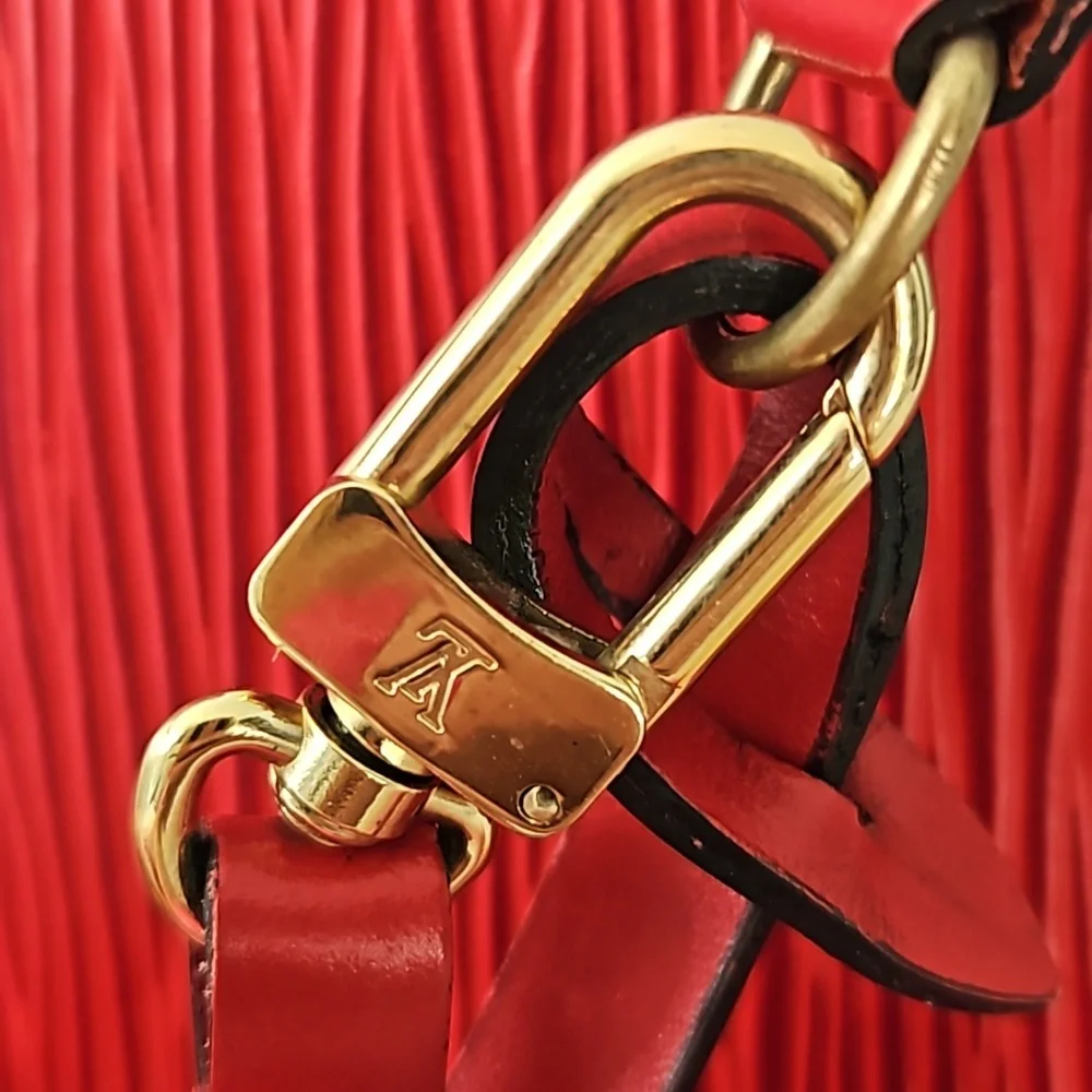 Louis Vuitton Epi Pouch - Picture 6 of 16